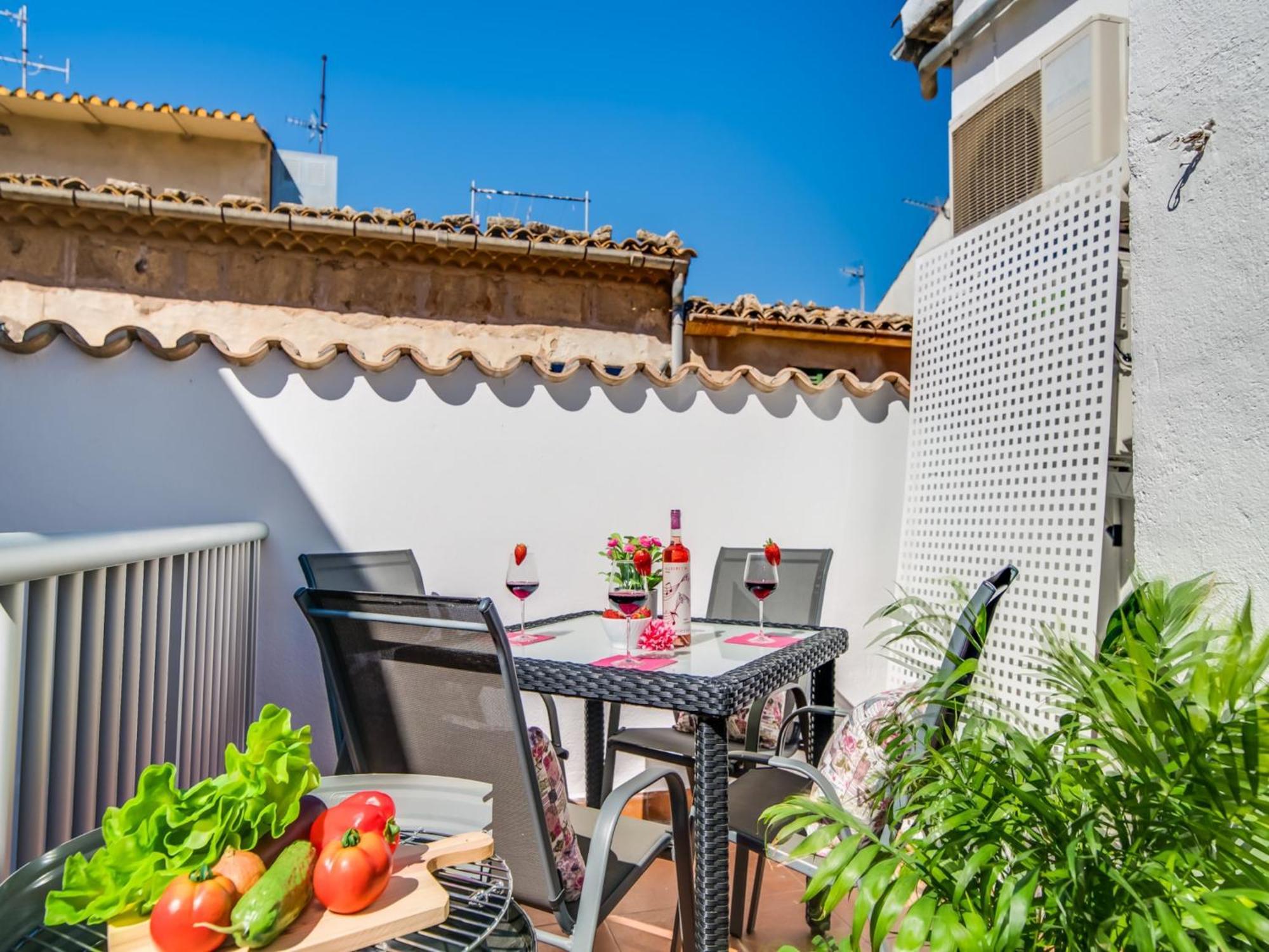 Charming Near In Holiday home *